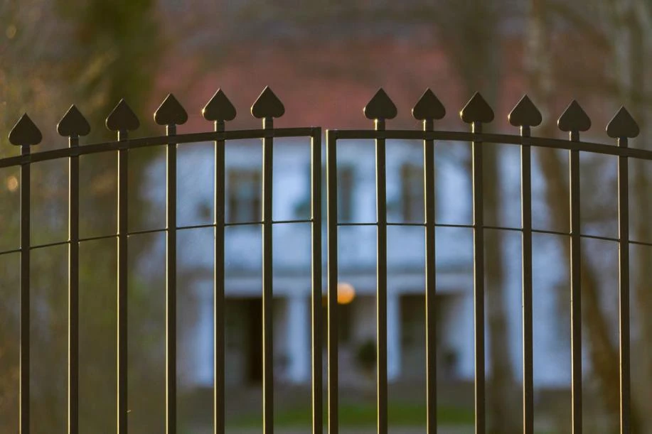 Design Trends in Metal Fencing